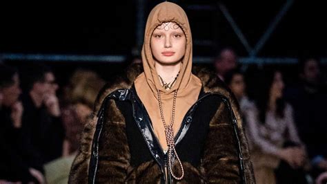 Burberry apologizes for hoodie with noose around the neck 